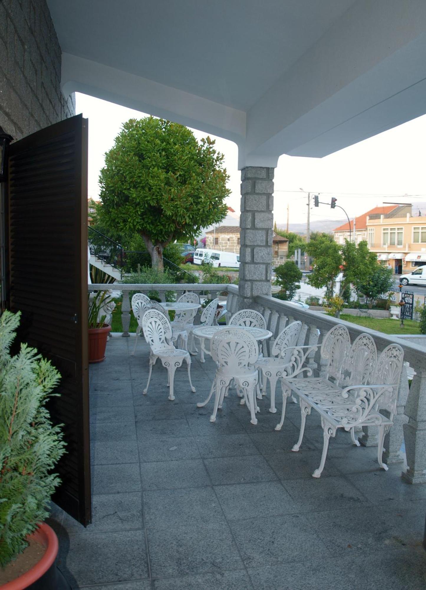 Residencial Sra. Da Lomba Hotel Pinhanços Exterior foto