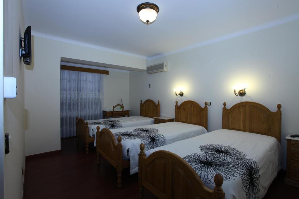 Residencial Sra. Da Lomba Hotel Pinhanços Exterior foto